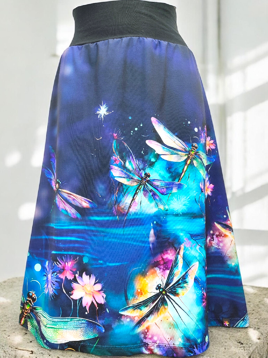 áčková sukně Diem tmavě modrá s vážkami krátká sukně do pasu